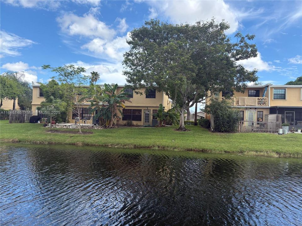 En Venta: $399,000 (3 camas, 2 baños, 1764 Pies cuadrados)