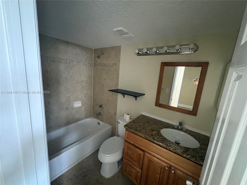 En Venta: $399,000 (3 camas, 2 baños, 1764 Pies cuadrados)