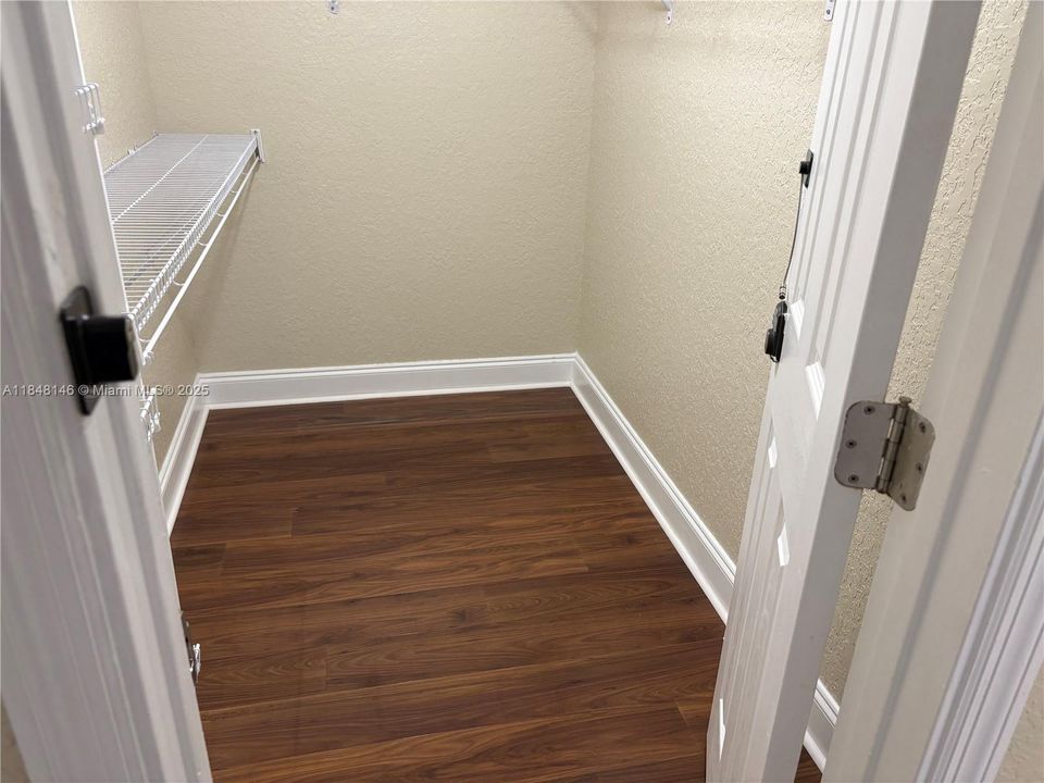 En Venta: $399,000 (3 camas, 2 baños, 1764 Pies cuadrados)