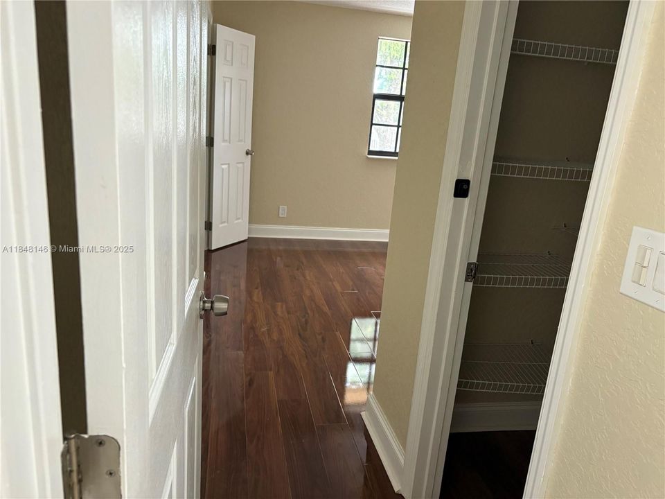 En Venta: $399,000 (3 camas, 2 baños, 1764 Pies cuadrados)