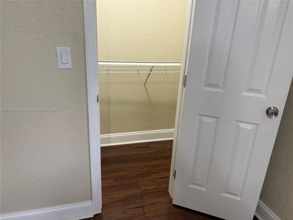 En Venta: $399,000 (3 camas, 2 baños, 1764 Pies cuadrados)