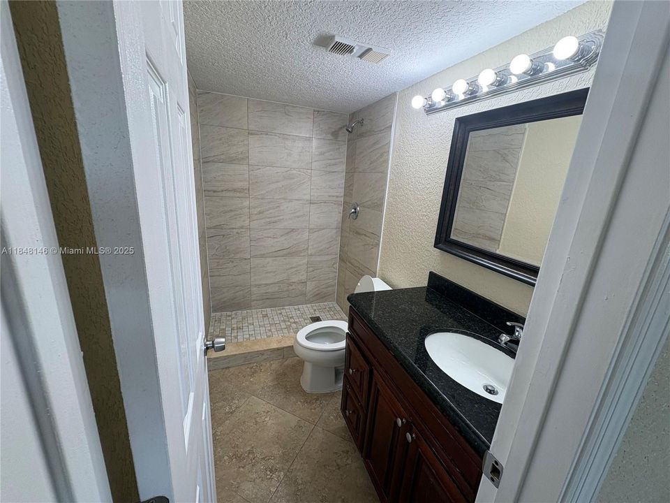 En Venta: $399,000 (3 camas, 2 baños, 1764 Pies cuadrados)