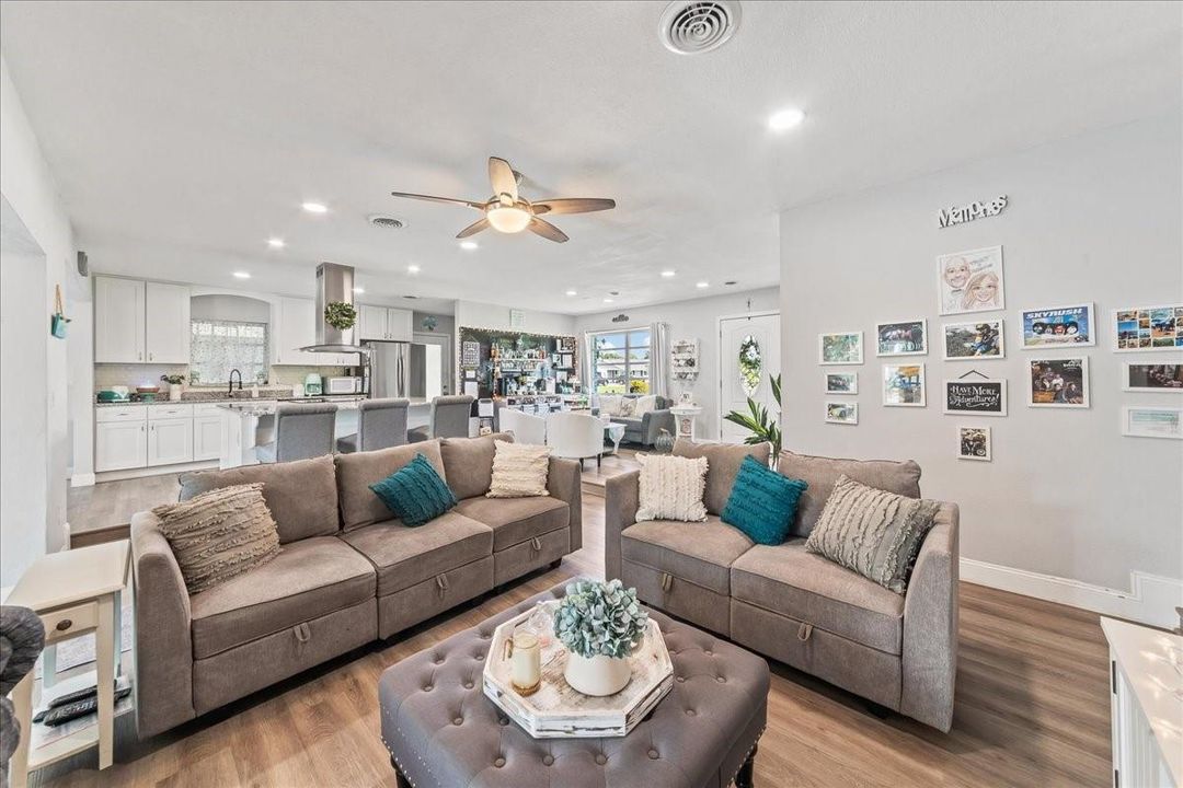 living room w/ LVP flooring