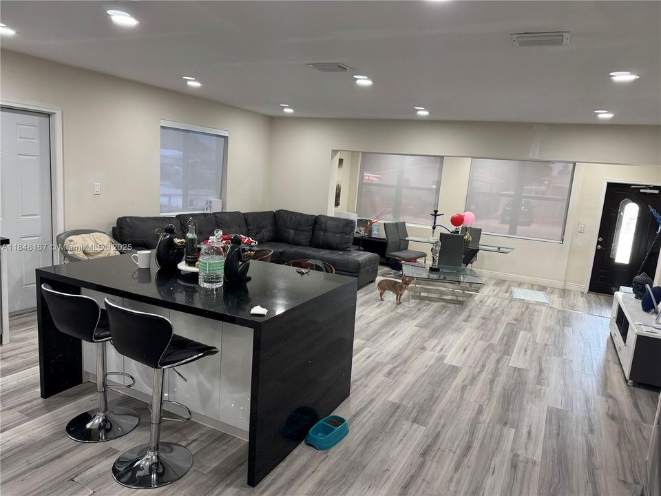 На продажу: $780,000 (4 спален, 3 ванн, 2043 Квадратных фут)