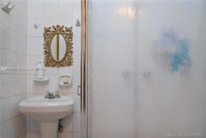 На продажу: $780,000 (4 спален, 3 ванн, 2043 Квадратных фут)