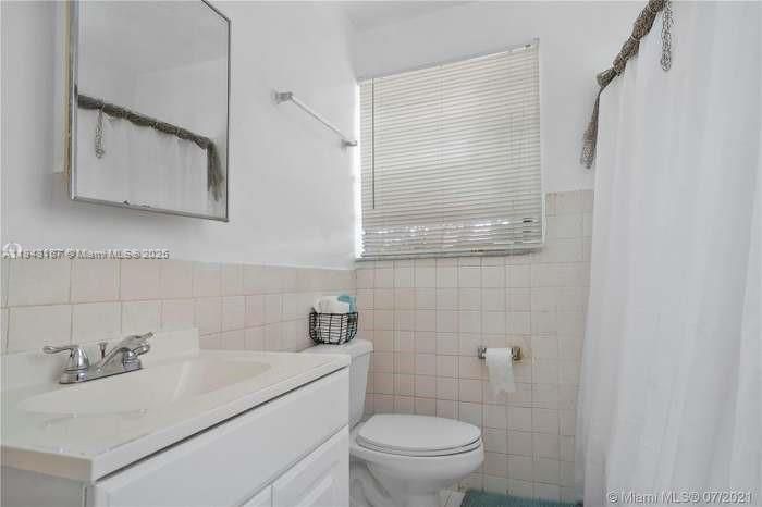 На продажу: $780,000 (4 спален, 3 ванн, 2043 Квадратных фут)