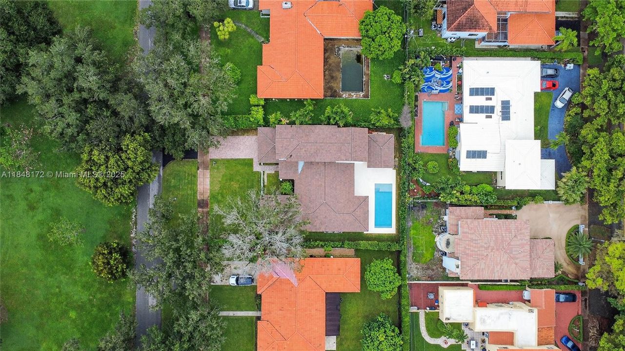 Active With Contract: $4,990,000 (6 beds, 7 baths, 4135 Square Feet)