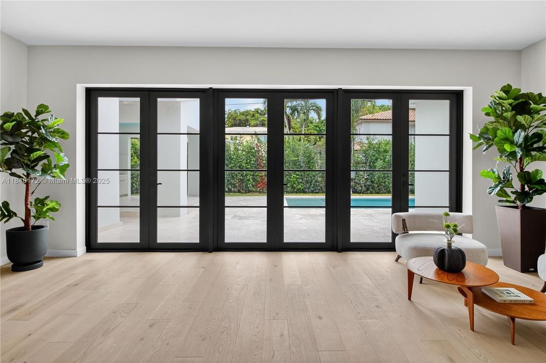 Active With Contract: $4,990,000 (6 beds, 7 baths, 4135 Square Feet)