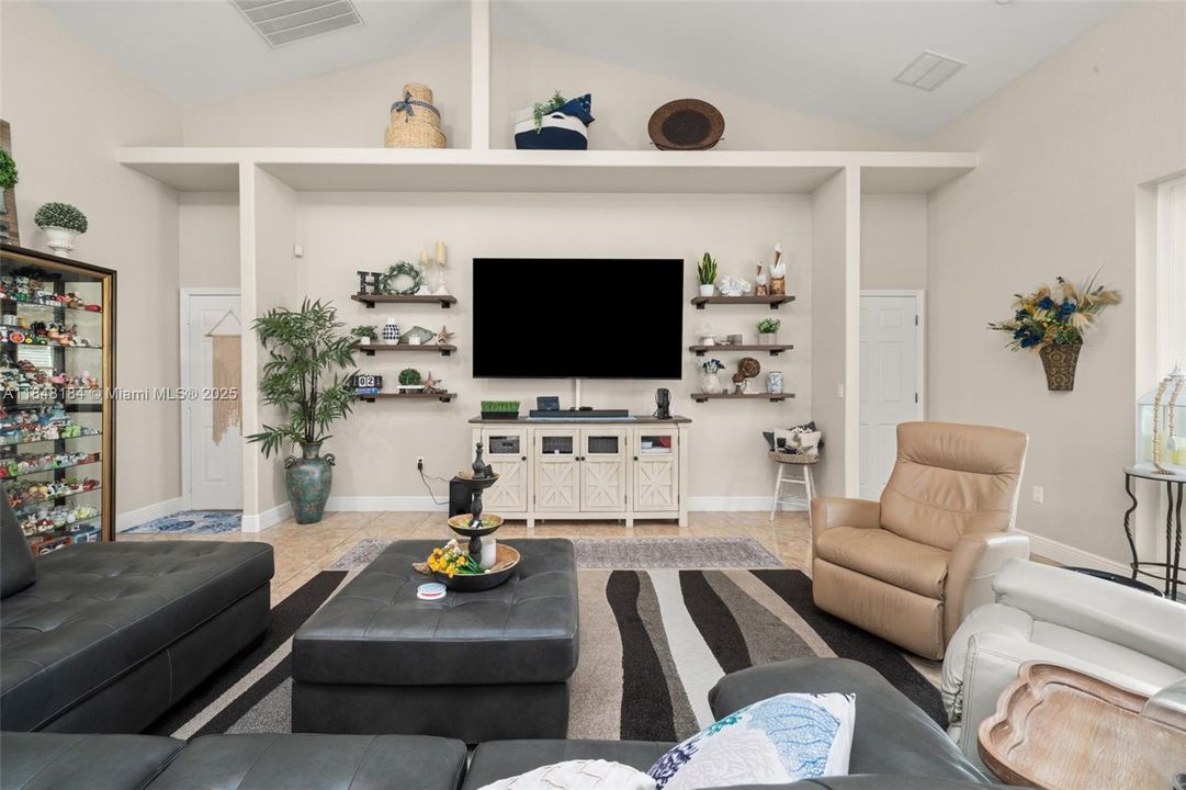 待售: $468,900 (4 贝兹, 2 浴室, 2326 平方英尺)