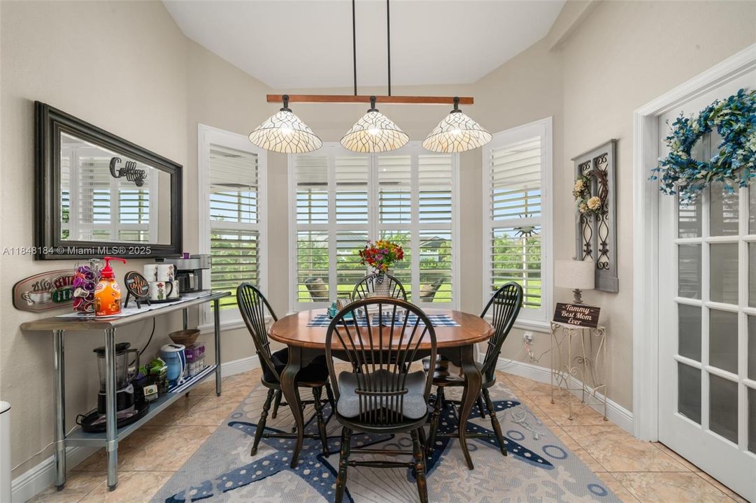 待售: $468,900 (4 贝兹, 2 浴室, 2326 平方英尺)