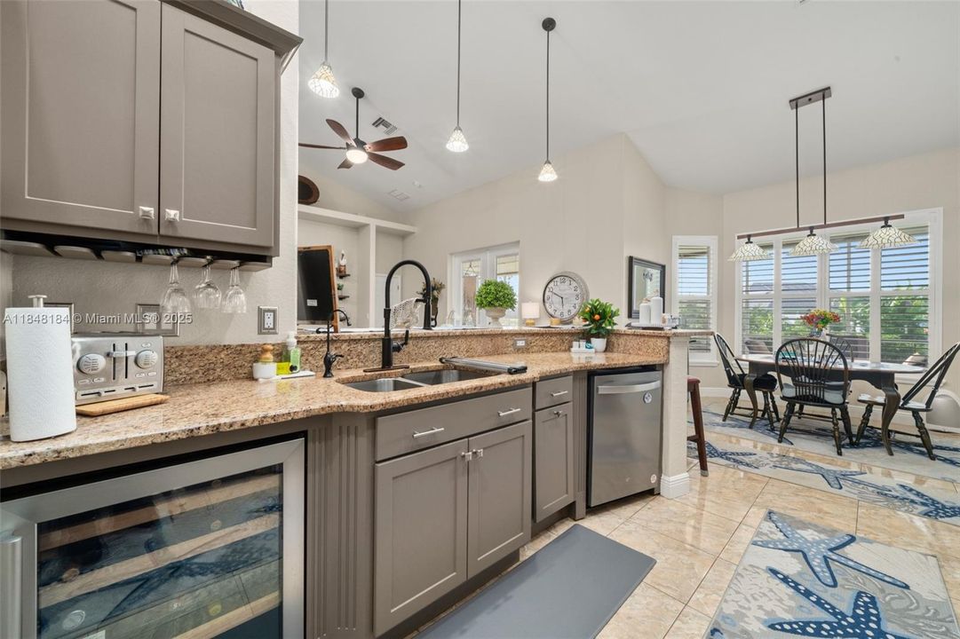 待售: $468,900 (4 贝兹, 2 浴室, 2326 平方英尺)