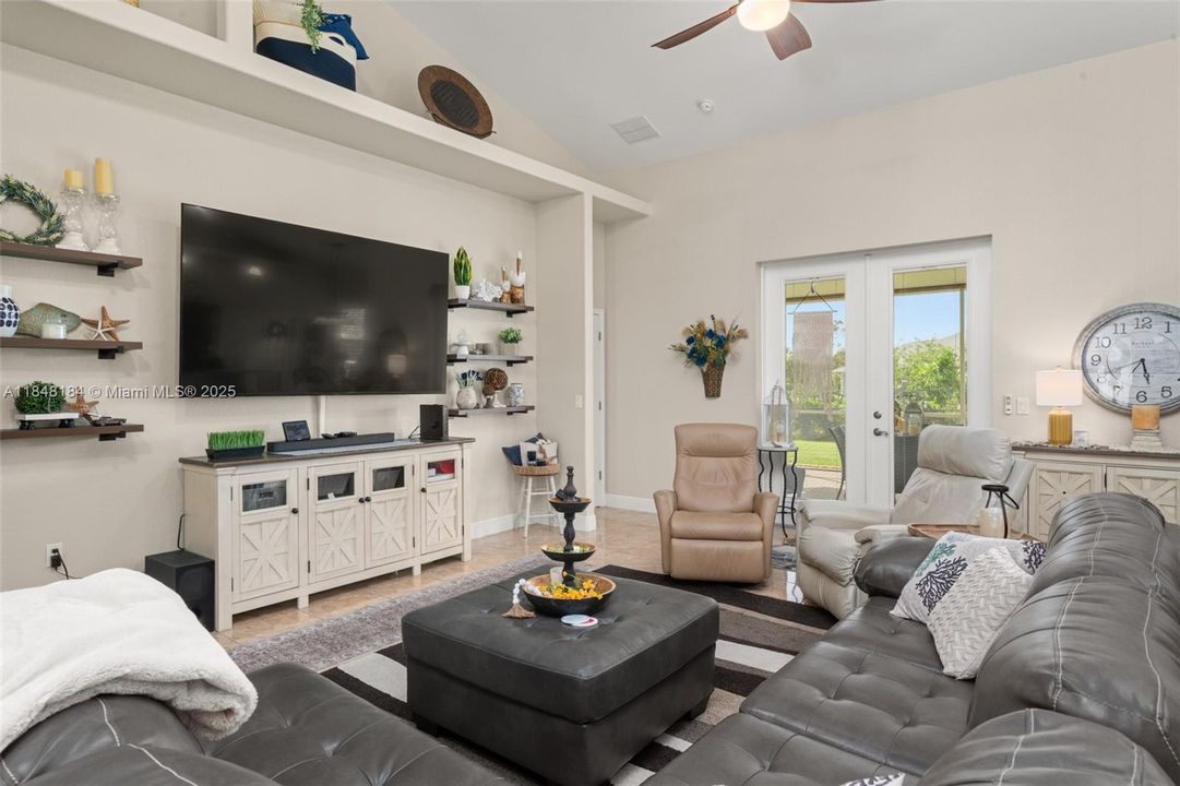 待售: $468,900 (4 贝兹, 2 浴室, 2326 平方英尺)