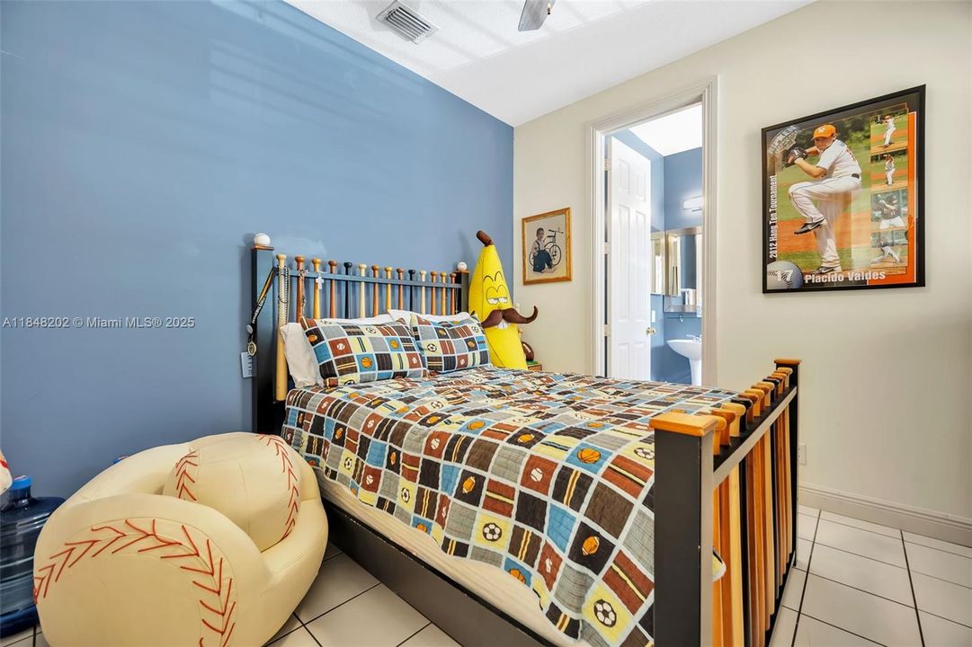 For Sale: $4,700,000 (7 beds, 6 baths, 5007 Square Feet)