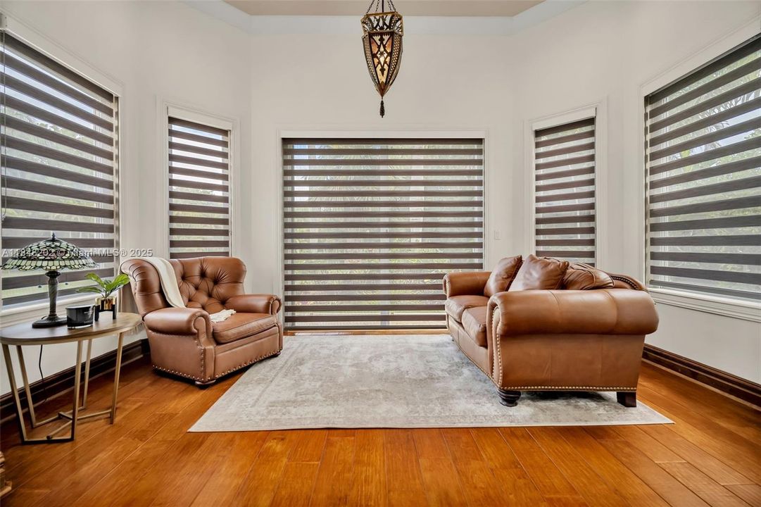 For Sale: $4,700,000 (7 beds, 6 baths, 5007 Square Feet)