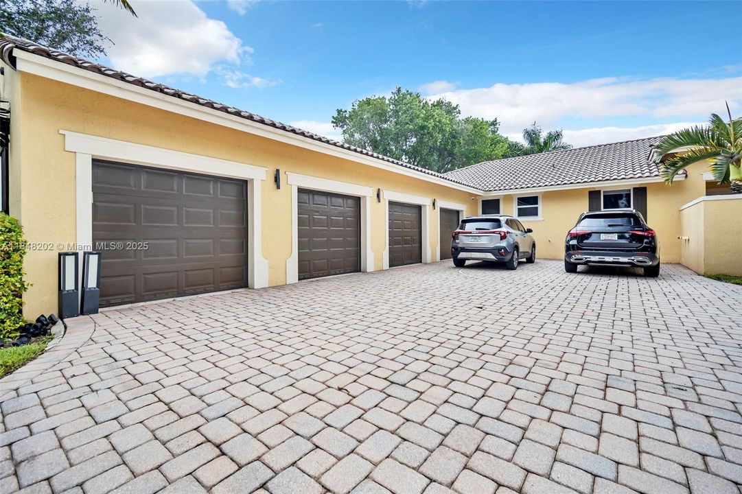 For Sale: $4,700,000 (7 beds, 6 baths, 5007 Square Feet)