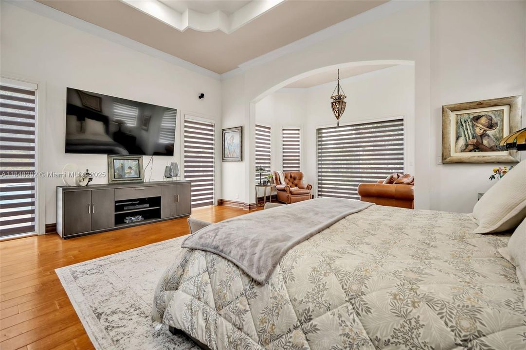 For Sale: $4,700,000 (7 beds, 6 baths, 5007 Square Feet)