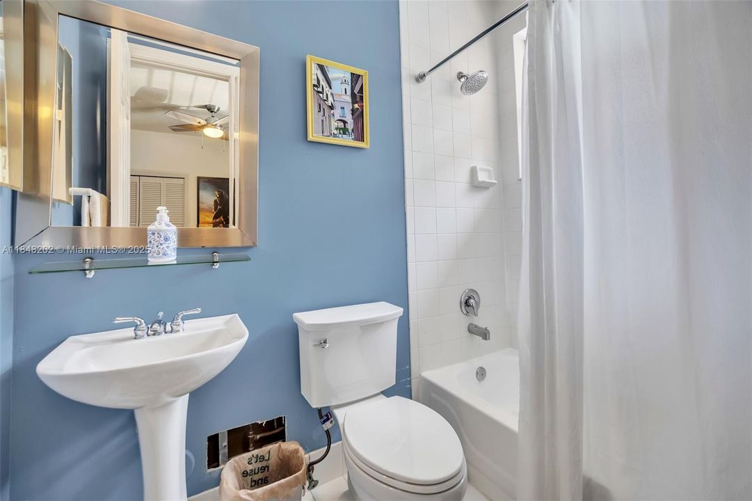 For Sale: $4,700,000 (7 beds, 6 baths, 5007 Square Feet)