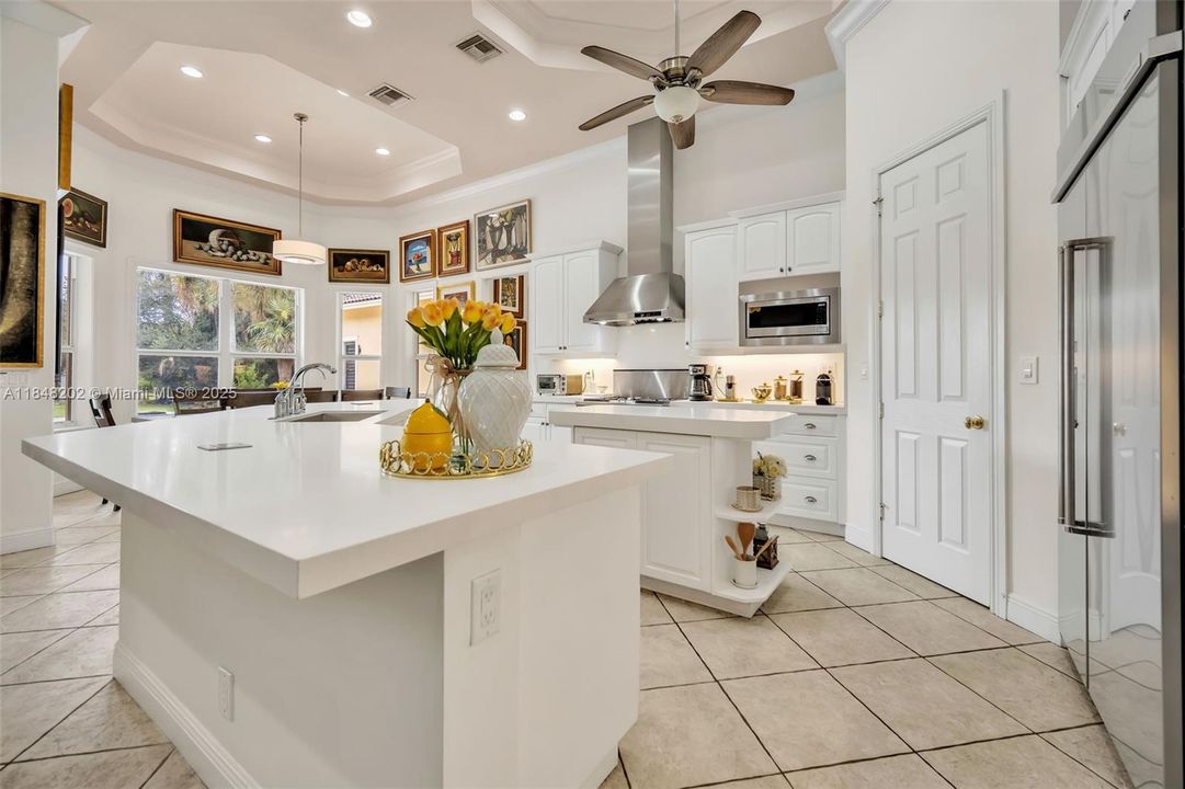 For Sale: $4,700,000 (7 beds, 6 baths, 5007 Square Feet)