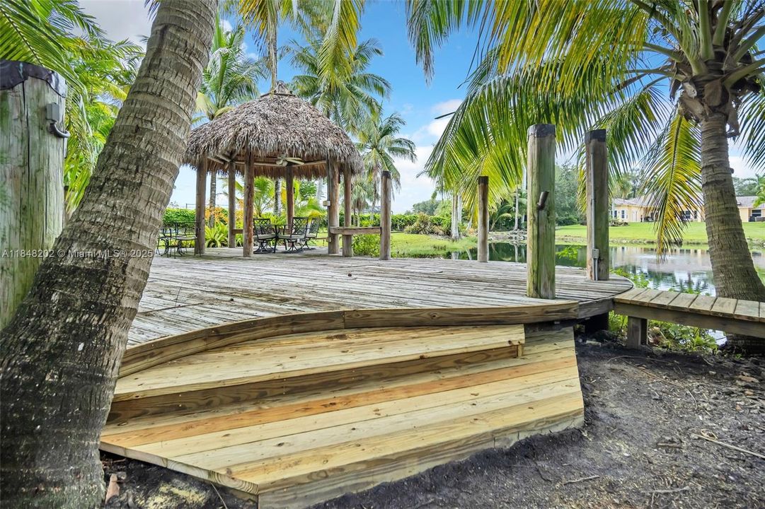 For Sale: $4,700,000 (7 beds, 6 baths, 5007 Square Feet)