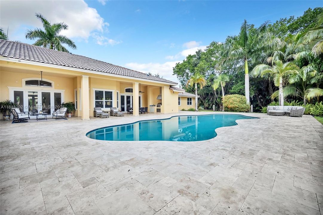 For Sale: $4,700,000 (7 beds, 6 baths, 5007 Square Feet)