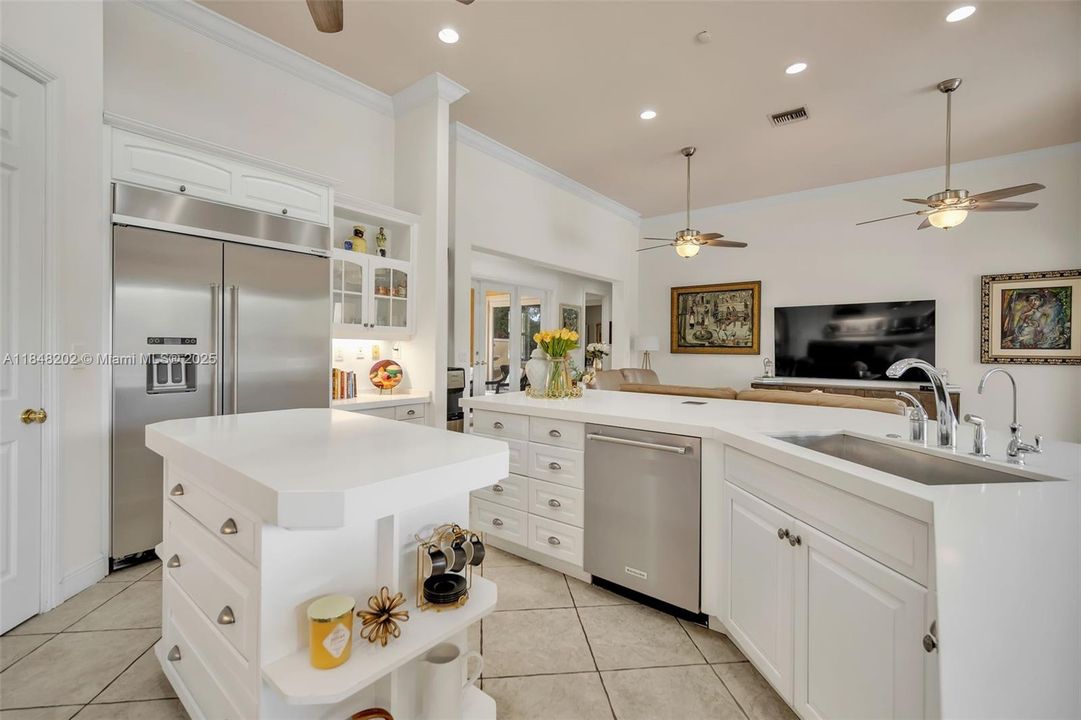 For Sale: $4,700,000 (7 beds, 6 baths, 5007 Square Feet)