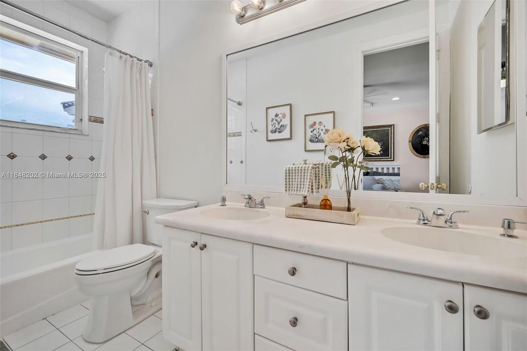 For Sale: $4,700,000 (7 beds, 6 baths, 5007 Square Feet)