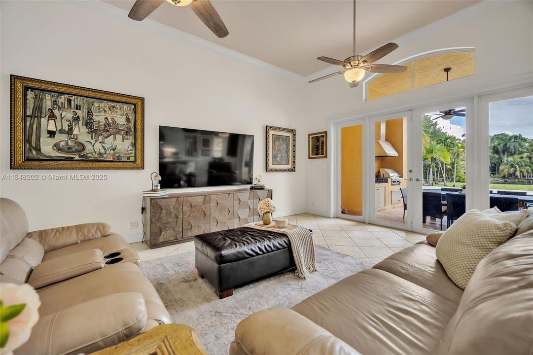 For Sale: $4,700,000 (7 beds, 6 baths, 5007 Square Feet)