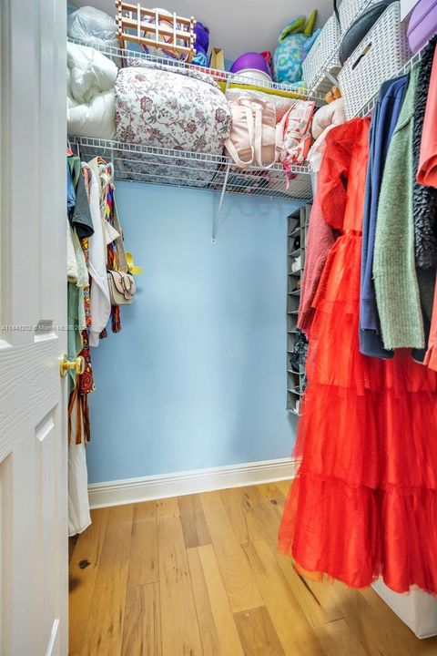 For Sale: $4,700,000 (7 beds, 6 baths, 5007 Square Feet)