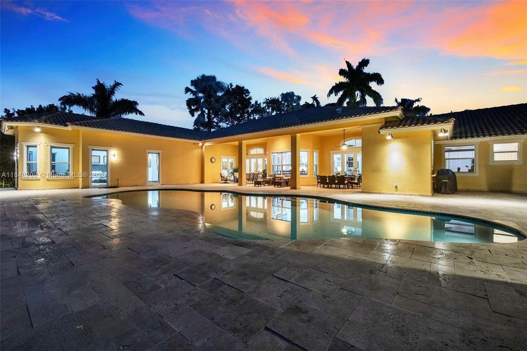 For Sale: $4,700,000 (7 beds, 6 baths, 5007 Square Feet)