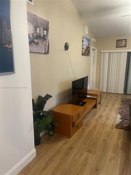 待售: $364,999 (2 贝兹, 2 浴室, 1038 平方英尺)