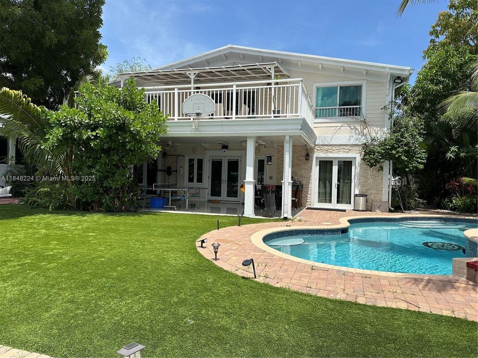 На продажу: $2,950,000 (7 спален, 6 ванн, 4550 Квадратных фут)