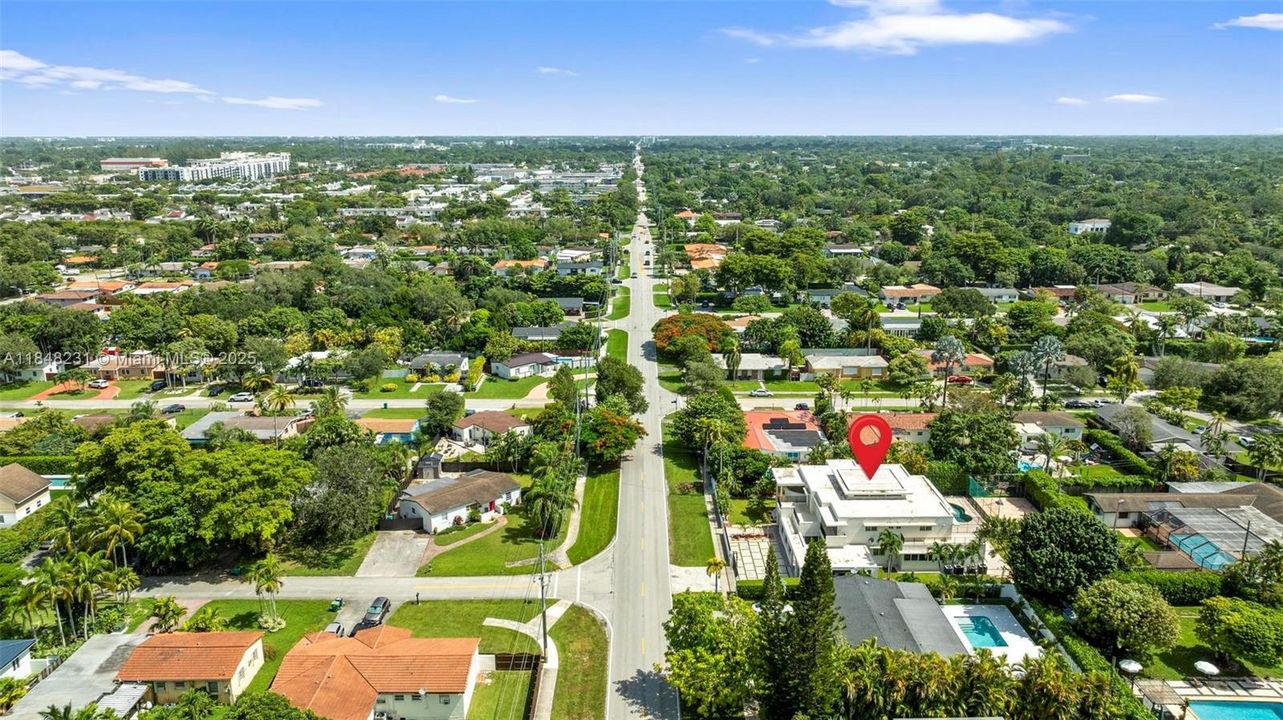 Activo con contrato: $3,145,000 (5 camas, 5 baños, 5693 Pies cuadrados)