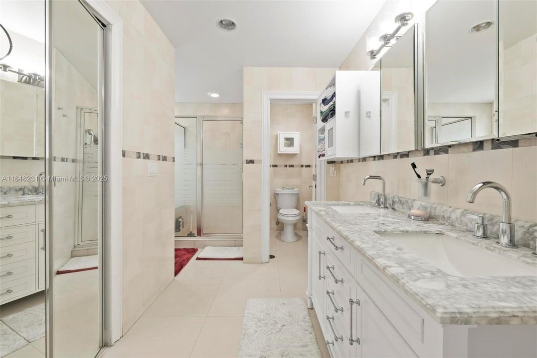 Activo con contrato: $3,145,000 (5 camas, 5 baños, 5693 Pies cuadrados)