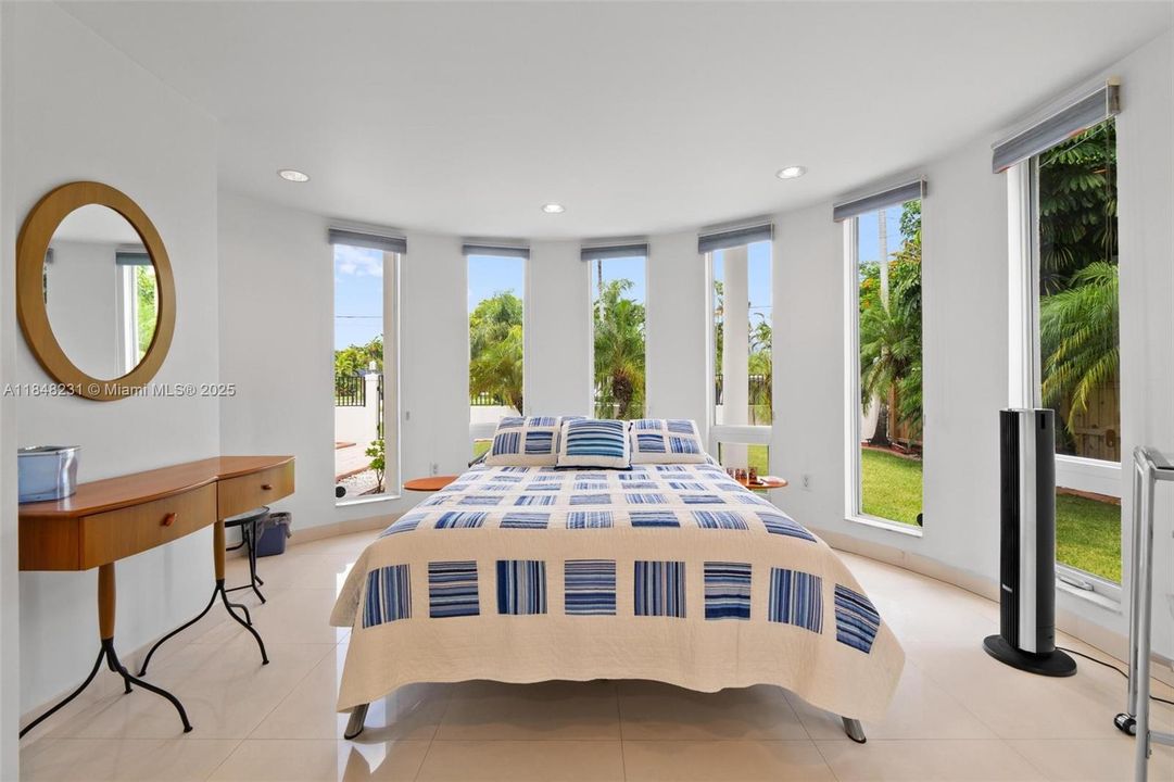 Activo con contrato: $3,145,000 (5 camas, 5 baños, 5693 Pies cuadrados)