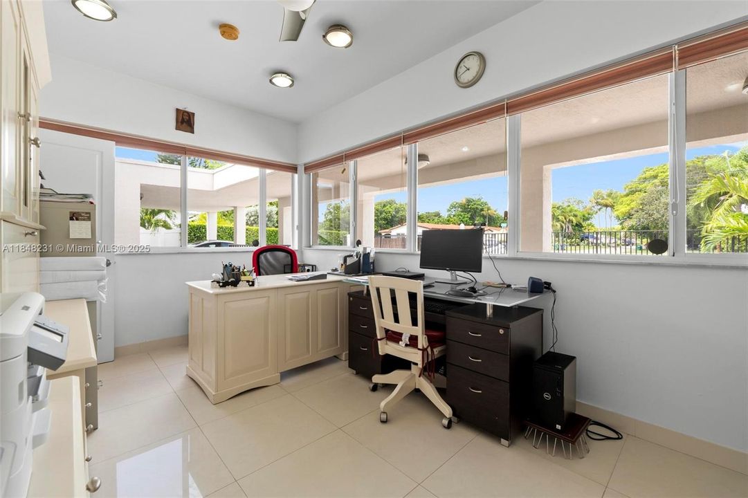 Activo con contrato: $3,145,000 (5 camas, 5 baños, 5693 Pies cuadrados)