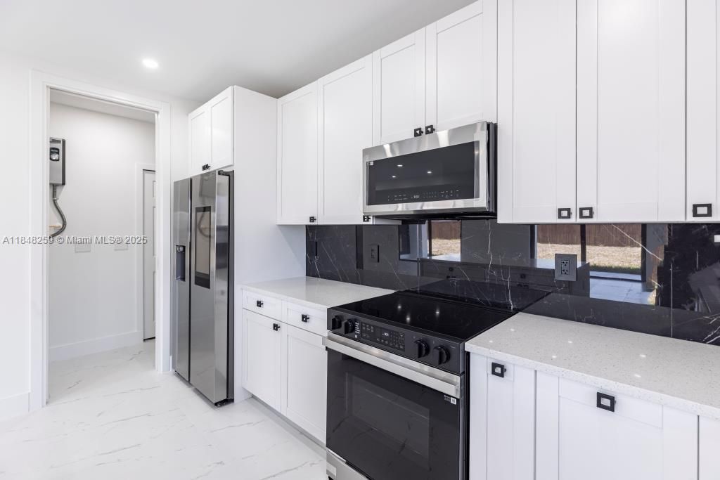 待售: $449,000 (4 贝兹, 2 浴室, 0 平方英尺)