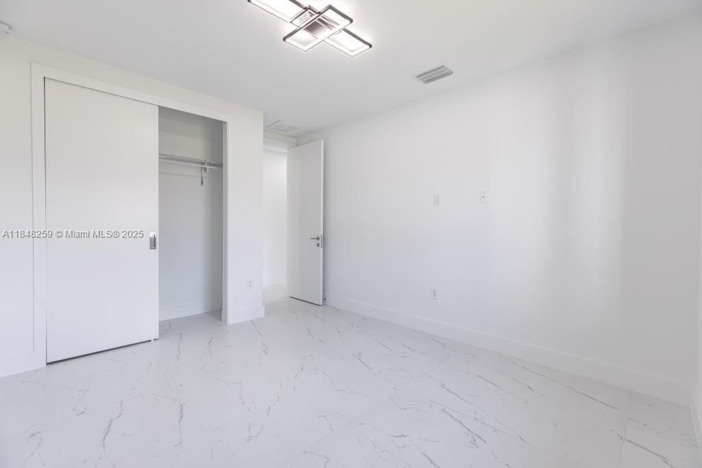 待售: $449,000 (4 贝兹, 2 浴室, 0 平方英尺)