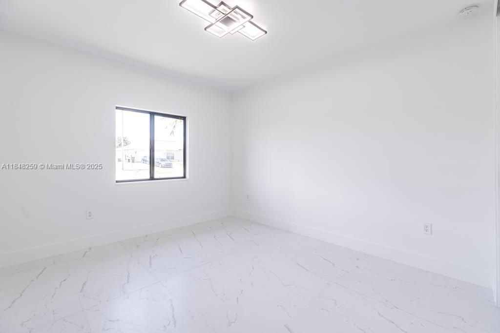 待售: $449,000 (4 贝兹, 2 浴室, 0 平方英尺)