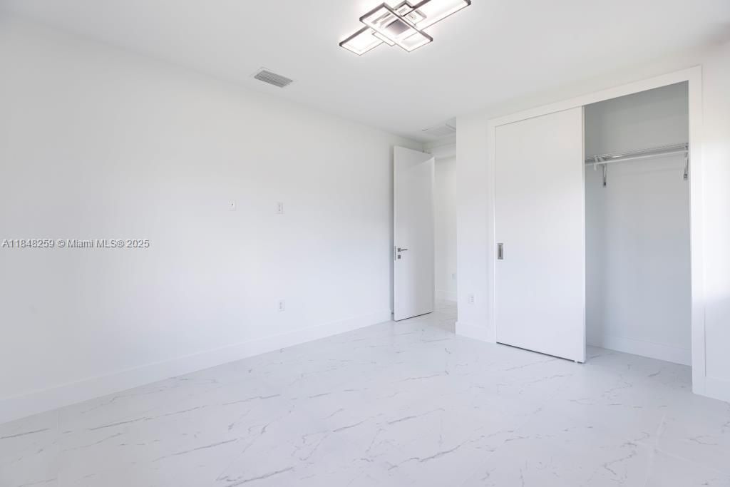 待售: $449,000 (4 贝兹, 2 浴室, 0 平方英尺)