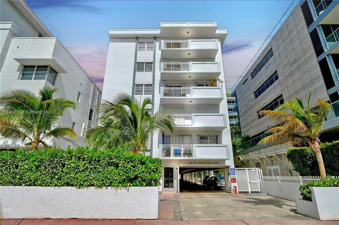 合同活跃: $305,000 (1 贝兹, 1 浴室, 654 平方英尺)