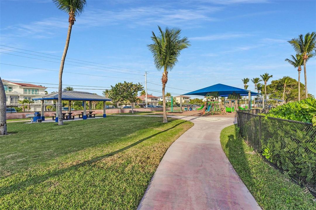 Recently Sold: $2,899,000 (4 beds, 4 baths, 2824 Square Feet)