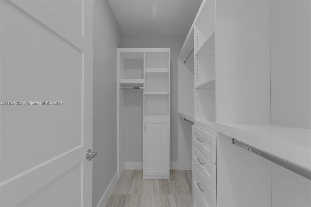 walk in closet