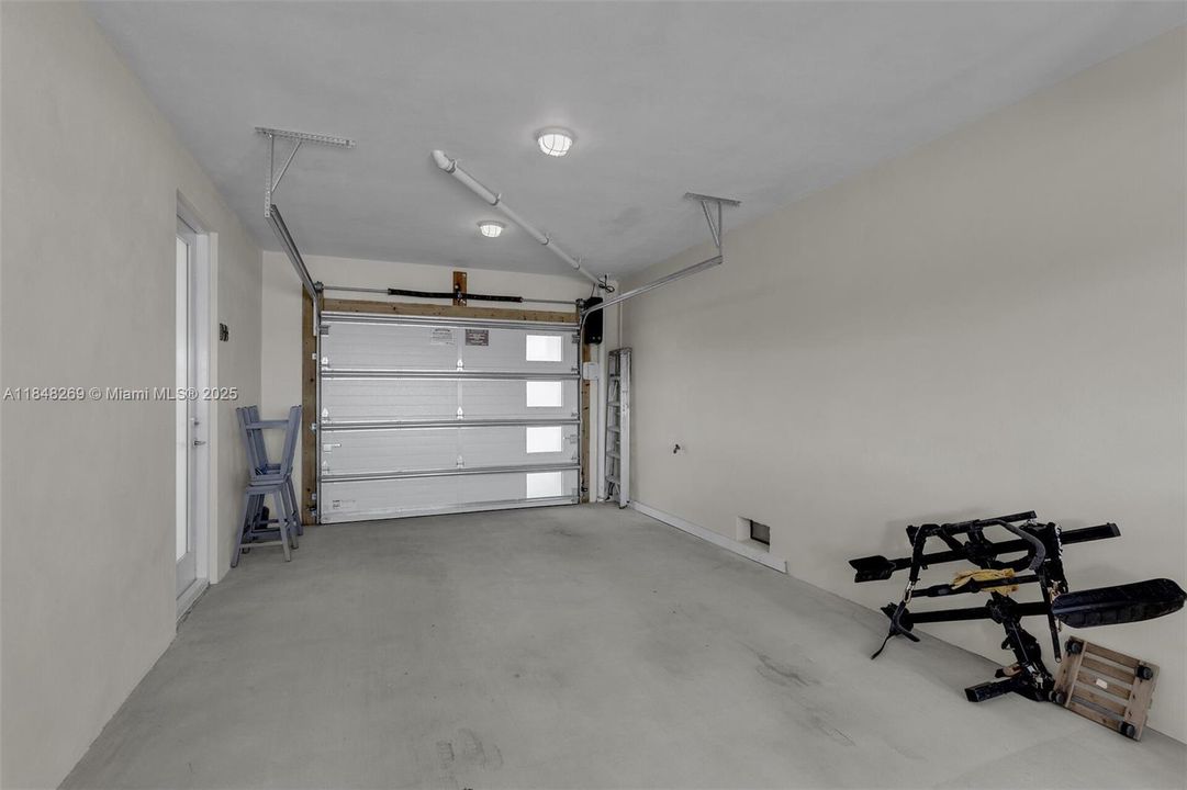 Recently Sold: $2,899,000 (4 beds, 4 baths, 2824 Square Feet)