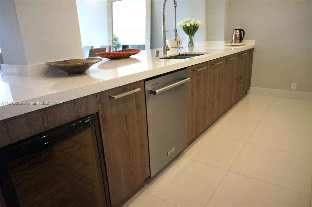 Recently Rented: $8,000 (2 beds, 2 baths, 1532 Square Feet)