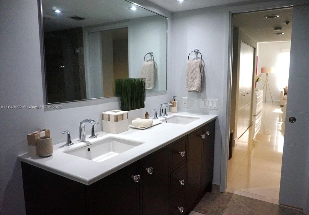 Recently Rented: $8,000 (2 beds, 2 baths, 1532 Square Feet)