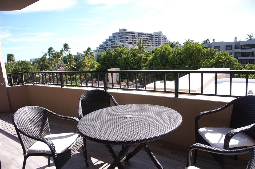 Recently Rented: $8,000 (2 beds, 2 baths, 1532 Square Feet)