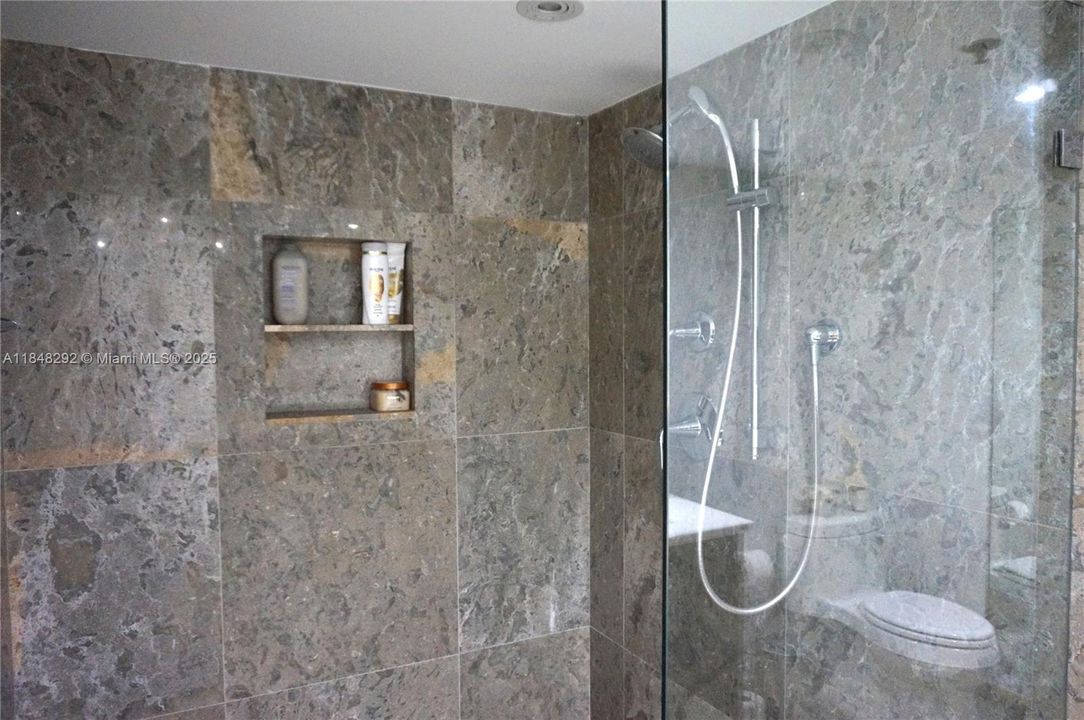 Recently Rented: $8,000 (2 beds, 2 baths, 1532 Square Feet)