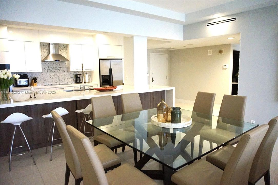 Recently Rented: $8,000 (2 beds, 2 baths, 1532 Square Feet)