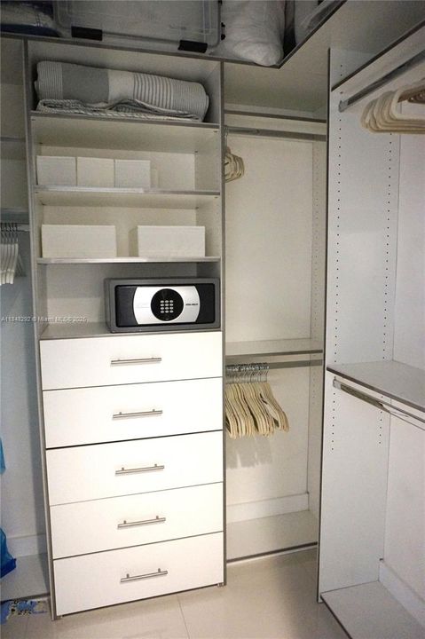 Recently Rented: $8,000 (2 beds, 2 baths, 1532 Square Feet)