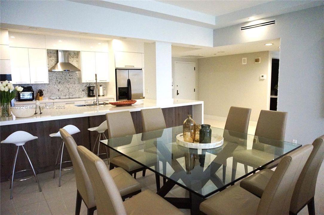 Recently Rented: $8,000 (2 beds, 2 baths, 1532 Square Feet)